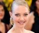 La ravissante Amanda Seyfried, superbe sur tapis rouge...