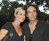 Luana Belmondo et Anthony Delon au vernissage conceptuel Les Maux Coeur. 29/06/2010