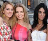 Frédérique Bel, Cyrielle Clair et Pauline Delpech à l'occasion du cocktail donné pour la Fête du Cinéma, à l'Ecole Nationale des Beaux-Arts, à Paris, le 30 juin 2010.