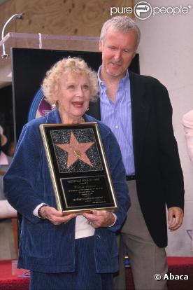 Gloria Stuart et James Cameron en 2000