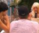 Jason imite Florian, déguisé en Caroline