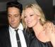 Quand Kate Moss se lâche sur scène avec son amoureux...