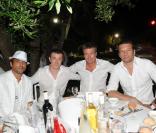 Jean-Pierre Martins, Thierry Frémont, Philippe Caroit et Samuel Le Bihan lors de la soirée blanche aux Moulins de Ramatuelle le 4 juillet 2010