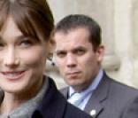 Nicolas Sarkozy : 'Carla, ta main s'il te plaît !'