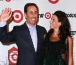 Jerry Seinfled et sa femme Jessica lors de l'inauguration de la boutique Target à l'Est de Harlem le 20 juillet 2010 à New York