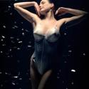 Regardez Dita Von Teese plus sensuelle que jamais... dans une série de publicités tellement glamour !