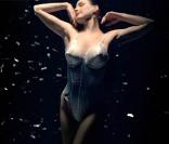 Dita Von Teese pour Cointreau...