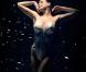 Regardez Dita Von Teese plus sensuelle que jamais... dans une série de publicités tellement glamour !