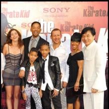 Yaël, Willow Smith, Dany Boon, Jada Pinkett, Jackie Chan, Willow et Jaden Smith lors de l'avant-première de Karate Kid à Paris le 25 juillet 2010
