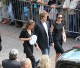 Obsèques de Bernard Giraudeau à Paris, le 27 juillet : Tohra, Gaël et Sara.