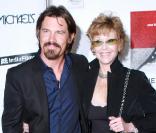 Josh Brolin et Jane Fonda à la première de The Tillman Story, à New York. 9/08/2010