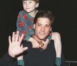 Sasha Mitchell et son fils