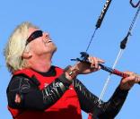 Richard Branson commence sa tentative de traversée de la Manche en Kitesurf (finalement avortée pour cause de mauvais temps). 24/08/2010