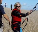 Richard Branson commence sa tentative de traversée de la Manche en Kitesurf (finalement avortée pour cause de mauvais temps). 24/08/2010