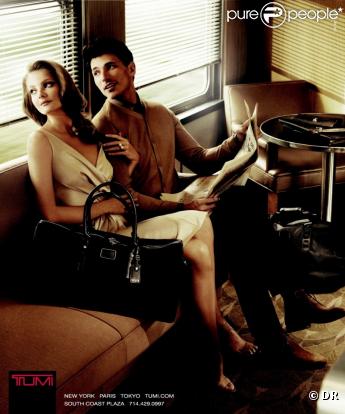Andres Velencoso et Eniko Mihalik pour la collection Automne-Hiver 2010/2011 de la marque de maroquinerie Tumi.