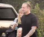 Jesse James emmènent ses filles Sunny et Chandler à l'école, à Austin (Texas), le 27 août 2010