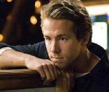 Ryan Reynolds bientôt coéquipier de Bradley Cooper !