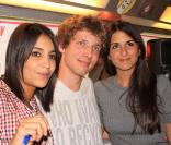 Géraldine Nakache et Leïla Bekhti font la promotion du film Tout ce qui brille, dans le cadre de la sortie DVD. Dans l'IDTGV, le 26 août 2010