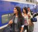 Géraldine Nakache et Leïla Bekhti arrivent à la Gare de Lyon pour participer à l'opération IDTGV, organisée dans le cadre de la sortie DVD de Tout ce qui brille. 26 août 2010
