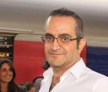 Daniel Cohen en pleine promotion du DVD du film Tout ce qui brille. 26 août 2010