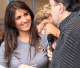Géraldine Nakache, en grande forme, dans le cadre de la promo DVD du film Tout ce qui brille. 26 août 2010