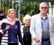 John Cleese : Avec sa nouvelle et jeune compagne, il se fend la poire !