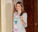Letizia d'Espagne : Ballerines aux pieds, robe fraîche et colorée, associée à un blazer gris totalement "in"... La mode c'est son truc ! 