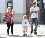 Gavin Rossale emmène ses fils faire du shopping, avec la nounou (1er septembre 2010 à Los Angeles)