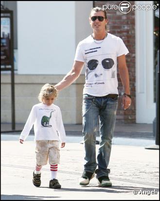 Gavin Rossale emmène ses fils faire du shopping (1er septembre 2010 à Los Angeles)