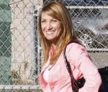 Jane Seymour se rend à un concert donné par ses deux fils jumeaux, Johnny et Kris, 15 ans, à Los Angeles, samedi 4 septembre.