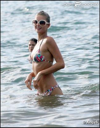 Paris Hilton à Hawaï en vacances en 2009
