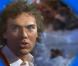 Julien Lepers : Souvenez-vous, il était chanteur ! Et ça donnait ça...
