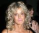 La famille de Farrah Fawcett, qui lutte contre le cancer, apprend sa rechute par une indiscrétion dans la presse...