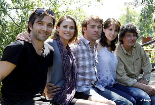 Sébastien Roch, Caroline Dechantre, Patrick Puydebat, Isabelle Bouysse  et Philippe Vasseur tournent une sixième saison des Vacances de l'Amour,  en région parisienne, le vendredi 4 juin.