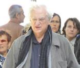 Bertrand Tavernier à l'occasion de la cérémonie en hommage à Claude Chabrol, sur le parvis de la Cinémathèque Française, à Paris, le 17 septembre 2010.
