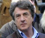 François Cluzet à l'occasion de la cérémonie en hommage à Claude Chabrol, sur le parvis de la Cinémathèque Française, à Paris, le 17 septembre 2010.