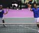 L'équipe de France de tennis célèbre comme il se doit sa victoire en Coupe Davis qui lui ouvre les portes de la finale le 18 septembre 2010