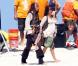 Johnny et Penélope Cruz, enceinte, sur le tournage de Pirates des Caraïbes 4 , à Hawaï. Septembre 2010