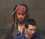Johnny Depp sur le tournage de  Pirates des Caraïbes 4 , à Londres. 27 septembre 2010