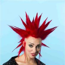 Charlotte et le maquillage, une véritable histoire d'amour ! Une coupe de cheveux unique et un maquillage outrancier pour la plus rock'n'roll de Secret Story 4 !<br />