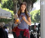 Isabel Lucas à Los Feliz, le 7 octobre 2010