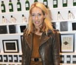 Alexandra Golovanoff a misé sur un perfecto en cuir marron... pour un look au top ! 