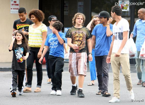 Les enfants de Michael Jackson, Prince Michael Jr., Paris, et Blanket à Las Vegas en famille, le 3 octobre 2010
