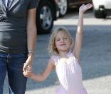 Jennifer Garner et sa fille Violet à la sortie du cours de danse (12  octobre 2010, Brentwood)