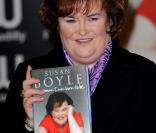 Susan Boyle dédicace son autobiographie au magasin Waterstone à Londres, samedi 16 octobre.