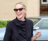 Sharon Stone en virée shopping à New York, le 19 octobre 2010