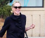 Sharon Stone en virée shopping à New York, le 19 octobre 2010