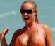 Ice-T : Sa voluptueuse femme Coco en string ficelle sur la plage ! Aucun tabou !