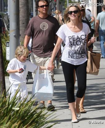 Sharon Stone revient du cours de karaté de son fils Roan, à Beverly Hills, le 5 octobre 2010