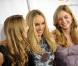 Tracy Pollan, épouse de Michael J. Fox, et ses filles Aquinnah et Schuyler lors du gala "A Funny Thing Happened On The Way To Cure Parkinson" à New York le 13 novembre 2010